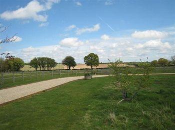 Bow River House Newbury  Bagian luar foto