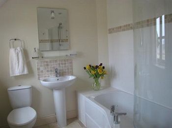 Bow River House Newbury  Bagian luar foto